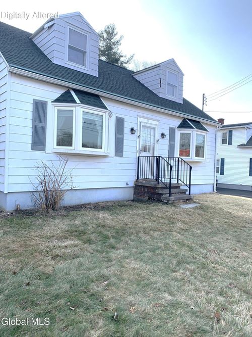 31 James St, Cohoes, NY, 12047-4212 | Card Image