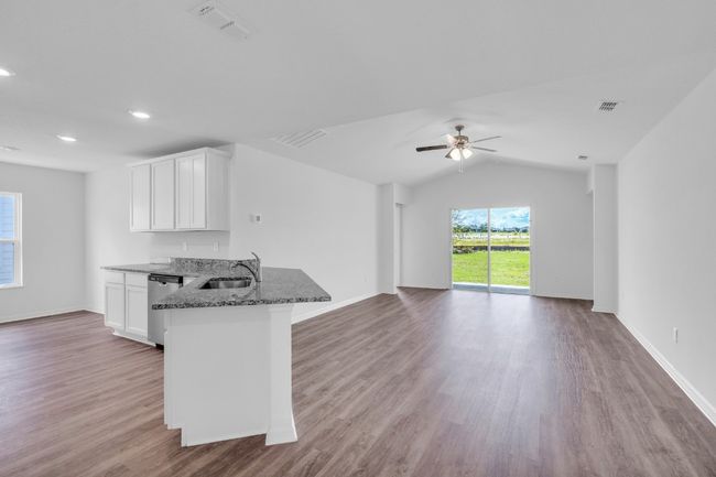 37119 Whippoorwill Ct, Home with 3 bedrooms, 2 bathrooms and null parking in Hilliard FL | Image 7