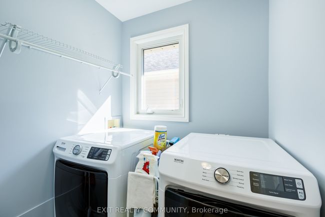 4369 Sixth St, House other with 4 bedrooms, 2 bathrooms and 2 parking in Petrolia ON | Image 16