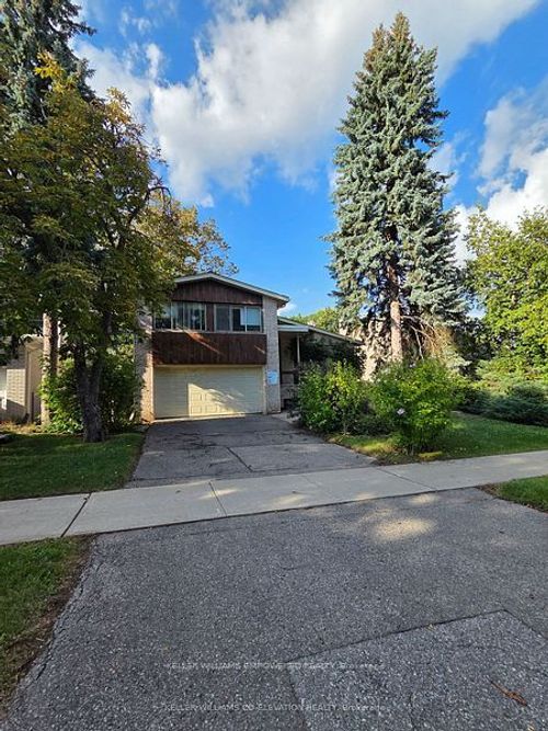 36 Danville Dr, North York, ON, M2P1J1 | Card Image