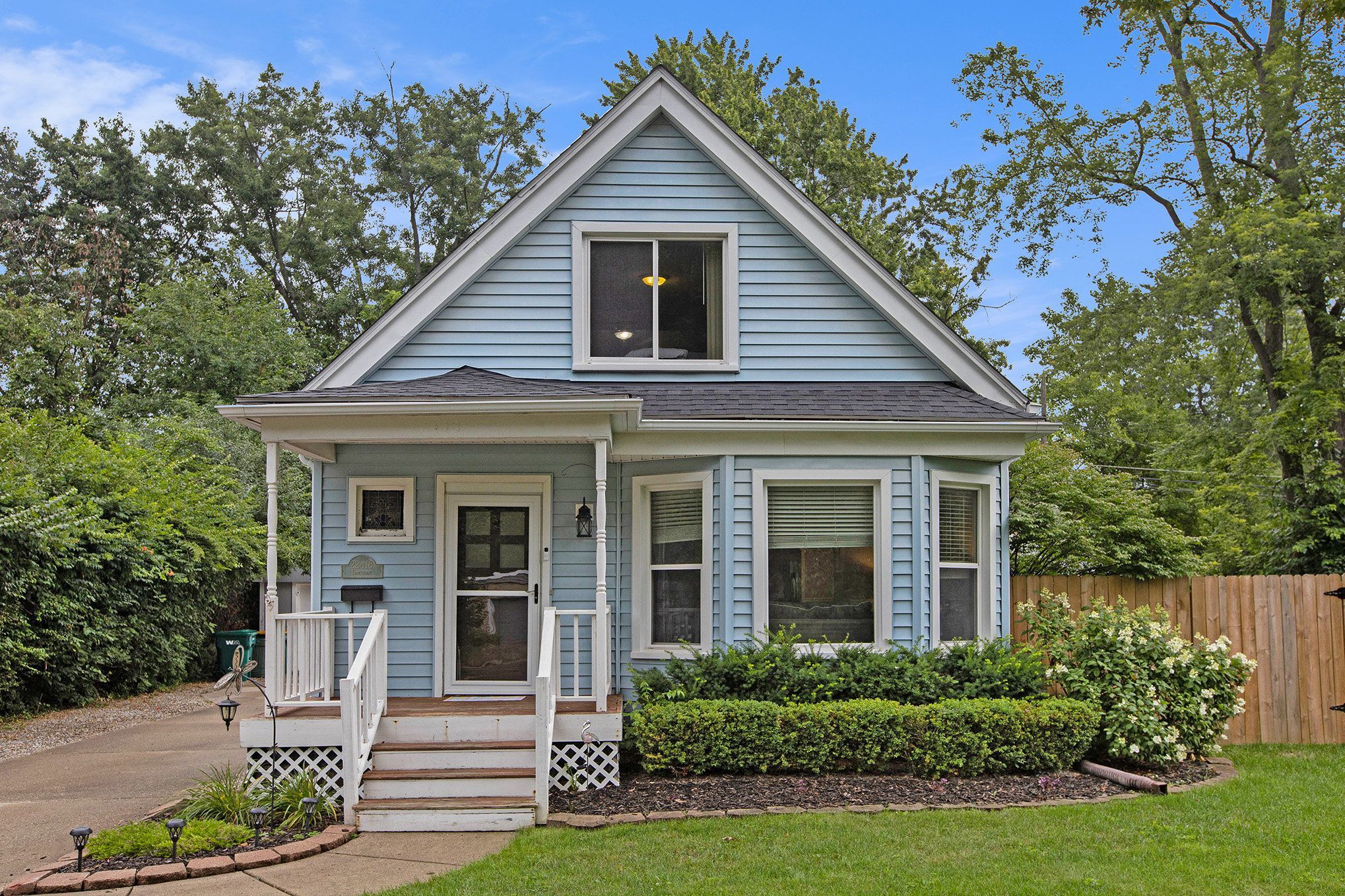Hawthorne St, Farmington, MI 48336