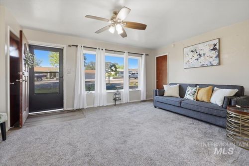 404 Motzko St, Marsing, ID, 83639-5176 | Card Image