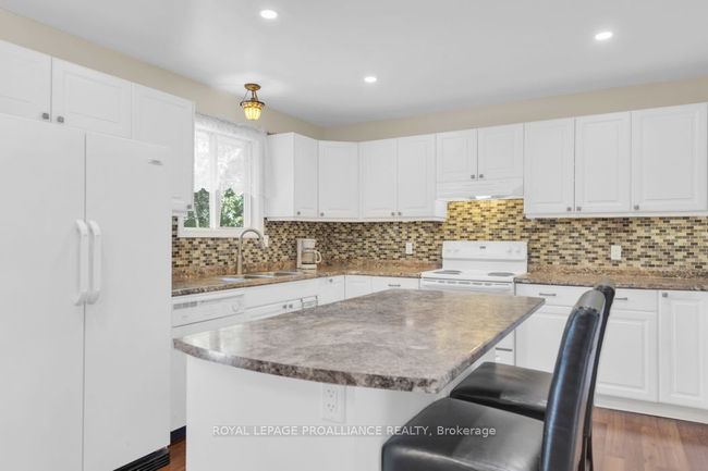 1115 Wintergreen Rd, House other with 4 bedrooms, 2 bathrooms and 4 parking in North Frontenac ON | Image 9