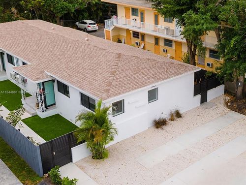 1-740 Sw 9th St, Miami, FL, 33130-3324 | Card Image