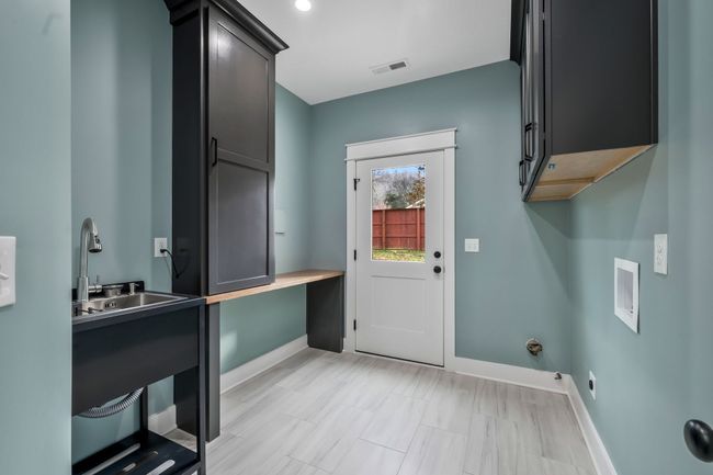 Laundry Room/Mud Room with sink | Image 36