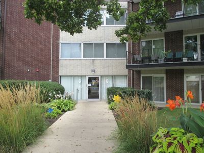 25A - 2800 Maple Avenue, Condo with 1 bedrooms, 1 bathrooms and 1 parking in Downers Grove IL | Image 3