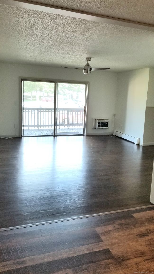 APT-11 - 75 Balance Rock Rd, Condo with 2 bedrooms, 1 bathrooms and 2 parking in Seymour CT | Image 6