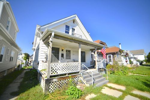 2033 S 76th Street, WEST ALLIS, WI, 53219 | Card Image
