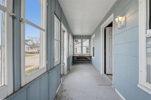 24236 Melrose Ave, Eastpointe, MI, 48021-3332 | Card Image