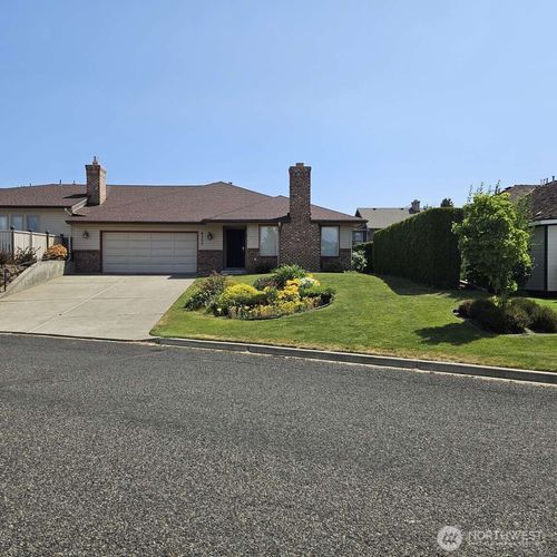4300 Garden Park Way, Yakima, WA, 98908-2683 | Card Image