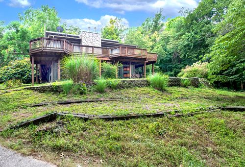 895 Craigs Creek Rd, Versailles, KY, 40383-8910 | Card Image