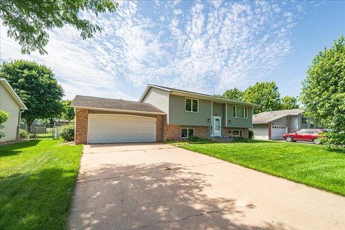 1227 14th St W, Hastings, MN, 55033-2512 | Card Image