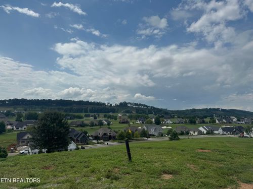 325 Eagle Point Dr, Loudon, TN, 37774-5522 | Card Image