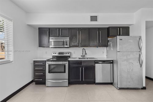 apt-203-1876 Sw 11th Ter, MIAMI, FL, 33135-5185 | Card Image