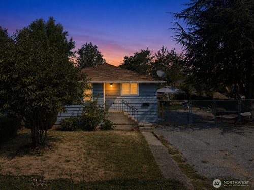 4424 S Holly St, Seattle, WA, 98118-3326 | Card Image