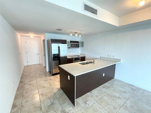 1709-1900 N Bayshore Dr, Miami, FL, 33132-3008 | Card Image