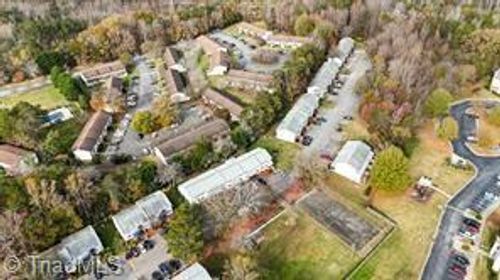 4093 Greene Haven Dr, Winston Salem, NC, 27107-6927 | Card Image