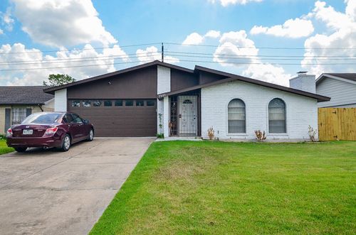 7307 Addicks Clodine Rd, Houston, TX, 77083-3901 | Card Image