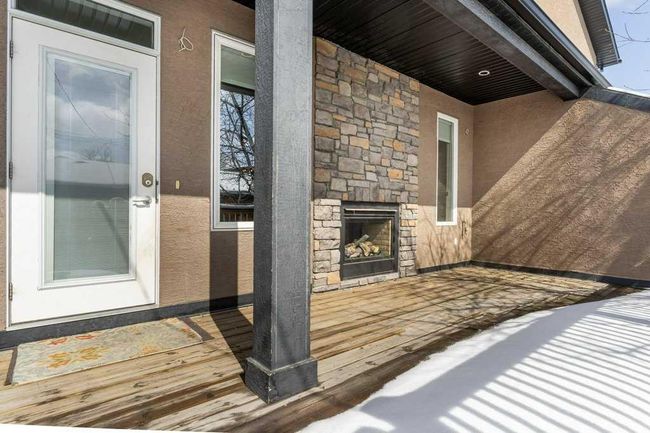 2047 48 Avenue Sw, Home with 3 bedrooms, 3 bathrooms and 2 parking in Calgary AB | Image 44