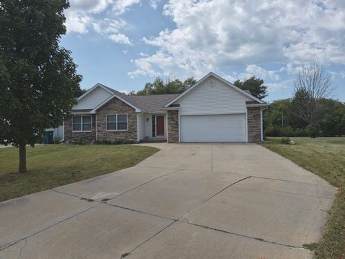 1018 N 3rd Ave, Winterset, IA, 50273-1143 | Card Image