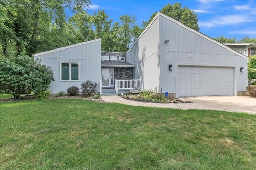 1237 Lisa Ln, Schererville, IN, 46375-1004 | Card Image