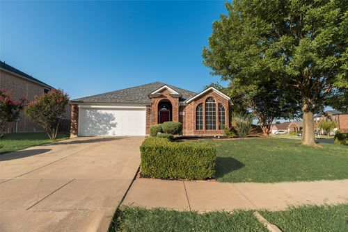 8227 Mossberg Dr, Arlington, TX, 76002-5707 | Card Image