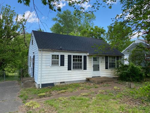 19 Maple St, Clarksville, TN, 37042-6420 | Card Image