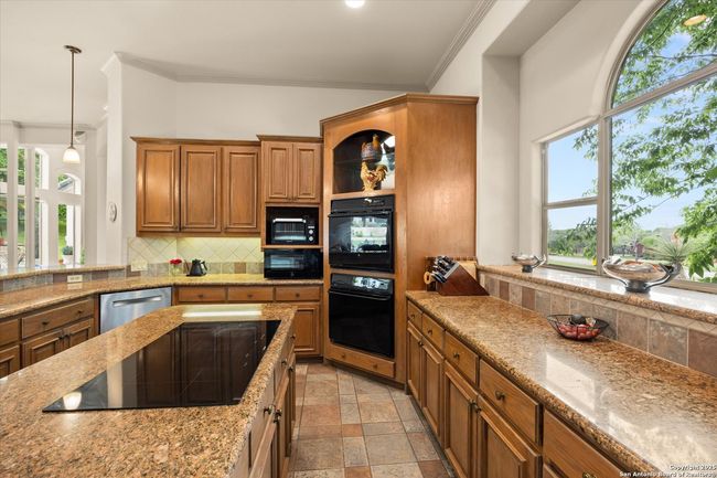 8608 Willow Wind Dr, House other with 4 bedrooms, 5 bathrooms and null parking in Fair Oaks Ranch TX | Image 13