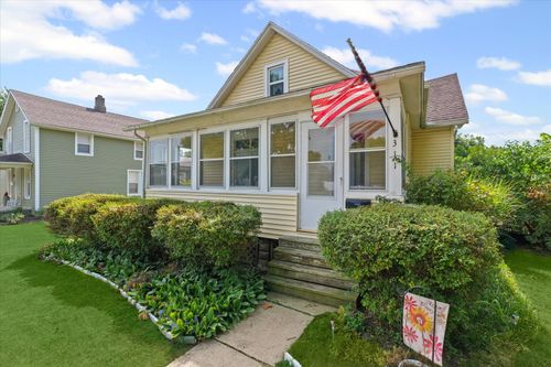 311 E Oak St, Fairbury, IL, 61739-1639 | Card Image