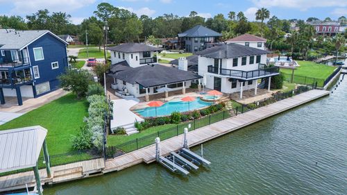 107 Cedar Ln, El Lago, TX, 77586-6124 | Card Image