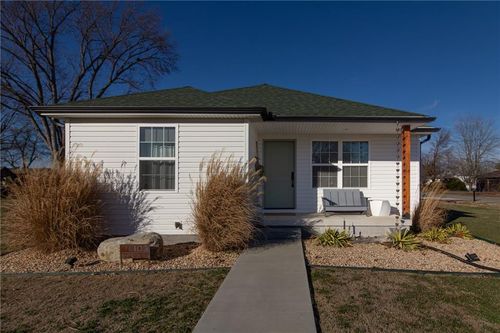 103 E Carlton St, Frontenac, KS, 66763-2116 | Card Image