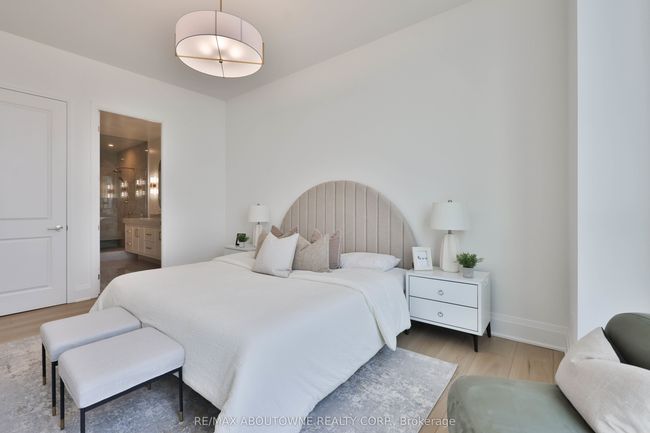 2201 - 2007 James St, Condo with 3 bedrooms, 2 bathrooms and null parking in Burlington ON | Image 23