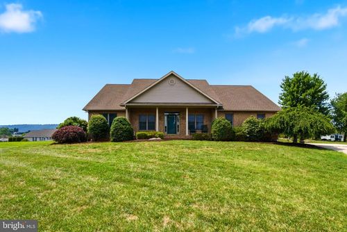 473 Nathaniel Dr, MARTINSBURG, WV, 25403-1093 | Card Image