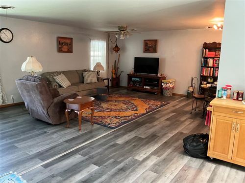 4 N Orray St, Coalgate, OK, 74538-1230 | Card Image