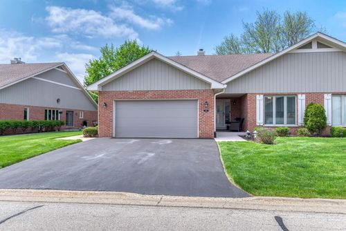 42 Royal Lane, Bloomingdale, IL, 60108 | Card Image