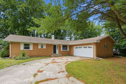 109 N 3rd St, Colona, IL, 61241-9031 | Card Image