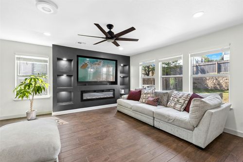 245 Myrtle St, Kyle, TX, 78640-5555 | Card Image