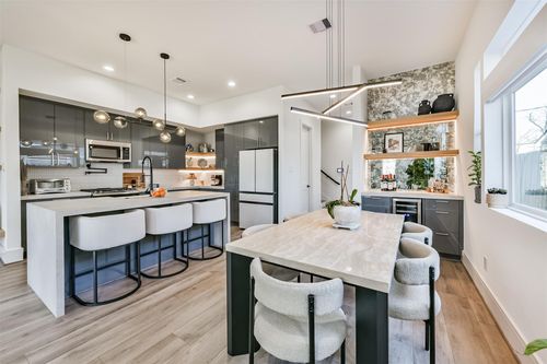 a-4211 Nichols St, Houston, TX, 77020-2509 | Card Image