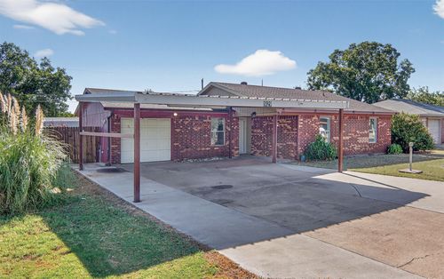 1929 Crawford St, Graham, TX, 76450-4824 | Card Image