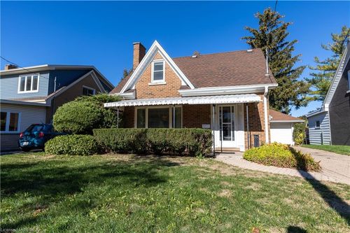 154 Talbot St, Kitchener, ON, N2M2B1 | Card Image