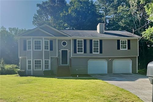 1395 Chalet Cir, Lawrenceville, GA, 30043-6901 | Card Image