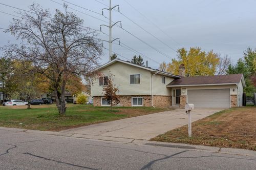 3024 81st Avenue N, Brooklyn Park, MN, 55444 | Card Image