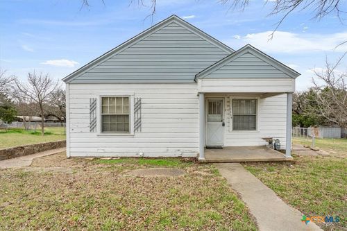 1118 W Main St, Gatesville, TX, 76528-1123 | Card Image