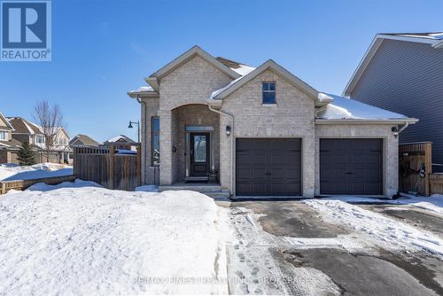 1667 Crimson Crescent, Kingston (City Northwest), ON, K7P0H5 | Card Image