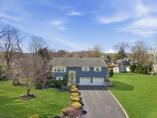 1 Chalen Ct, Pompton Plains, NJ, 07444-1621 | Card Image