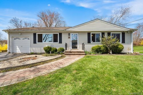 3453 Flanders Dr, Yorktown Heights, NY, 10598-2208 | Card Image