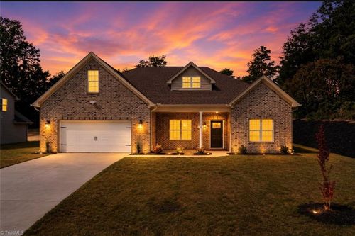 1875 Paragon Dr, Winston Salem, NC, 27127-7269 | Card Image