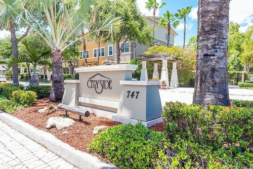 unit-2-601 Pacific Grove Dr, West Palm Beach, FL, 33401-8496 | Card Image