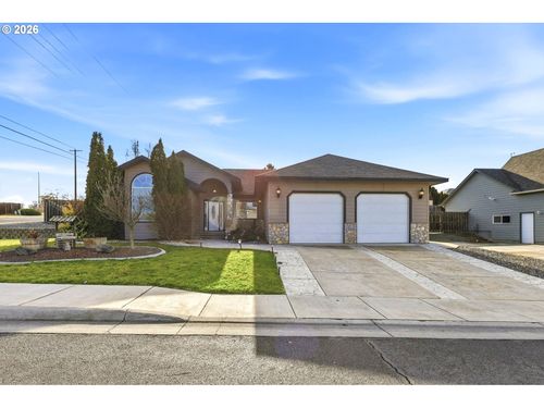 994 E Hurlburt Ave, Hermiston, OR, 97838-2578 | Card Image