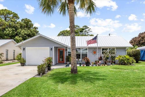 215 19th Ave, Vero Beach, FL, 32962-2739 | Card Image